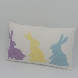 Weißes Dekorative Kissen mit Hasen für Wohnzimmer, Couch, Bett, Sofa / Maße: 50cm x 30 cm